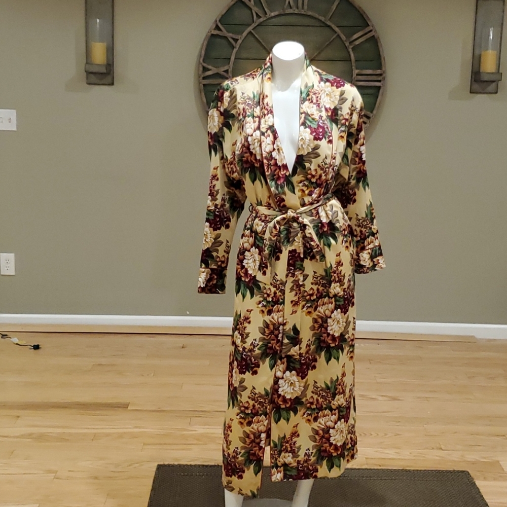 Vintage Victoria Secret floral print robe
